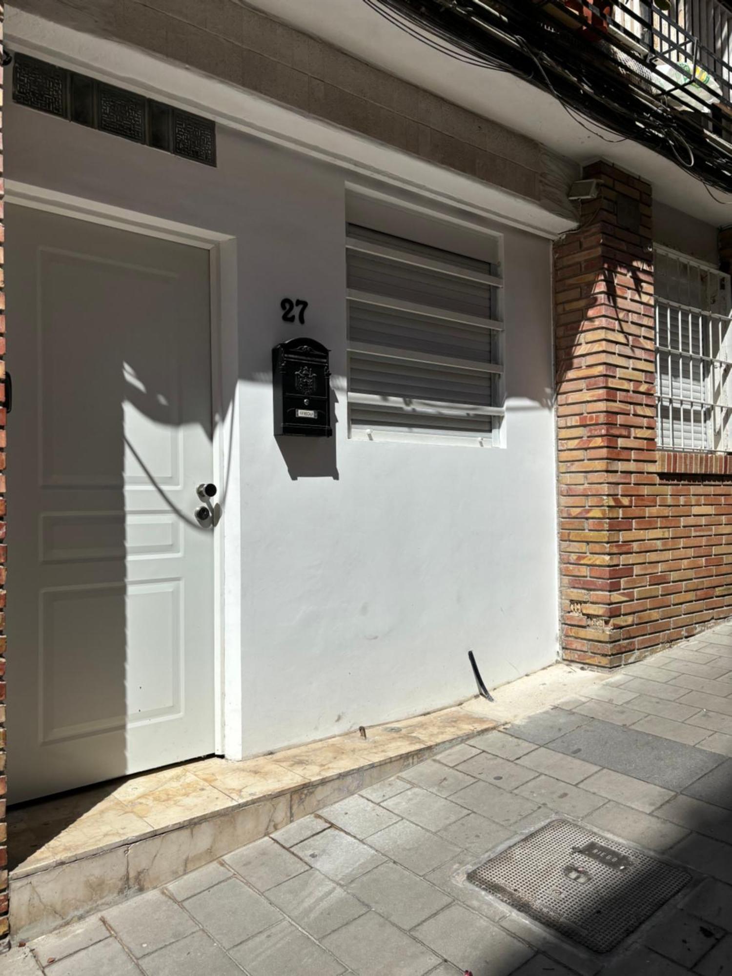 Apartamento Blanco Y Negro En El Centro Alicante Exteriér fotografie